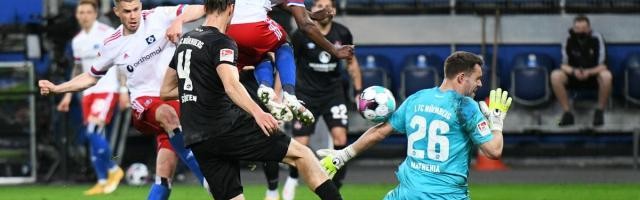 皇冠app-沙尔克汉堡们注意了 再堕落下去主场都要保不住啦