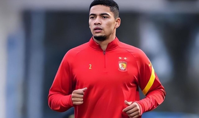 皇冠网址-意外！球迷越不看好他俩踢申花主力，斯卢茨基越要坚持让两人首发