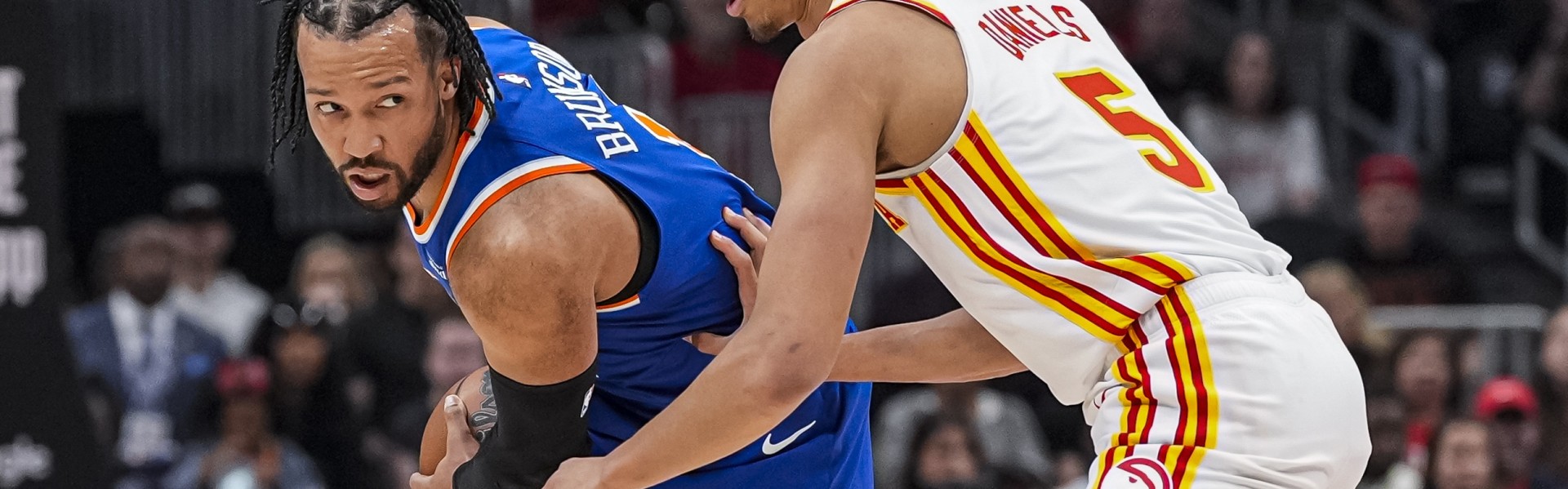 皇冠网址-NBA彩经：尼克斯力擒老鹰拿下天王山 马刺轻取开拓者成功晋级